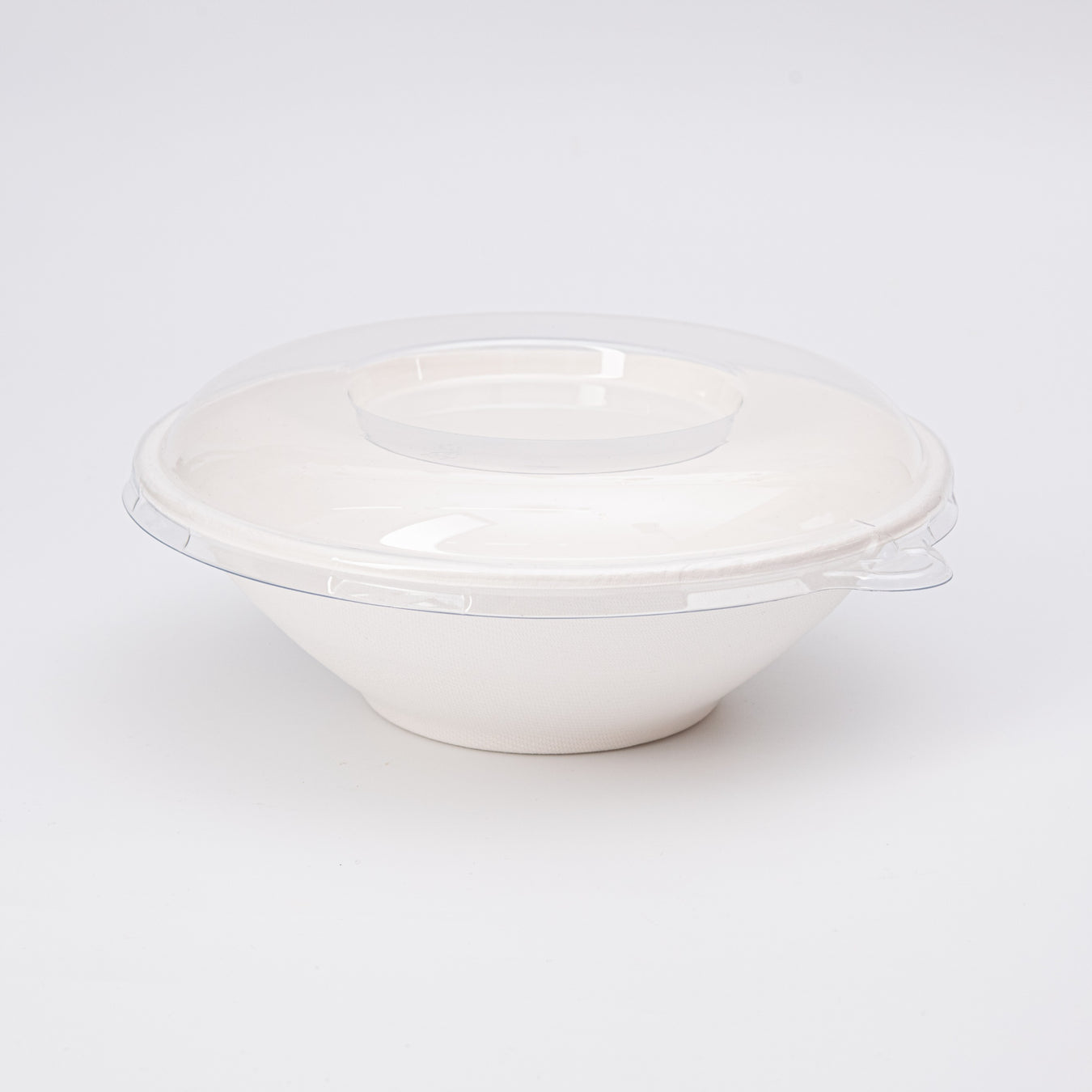 Round bowls made of sugar cane